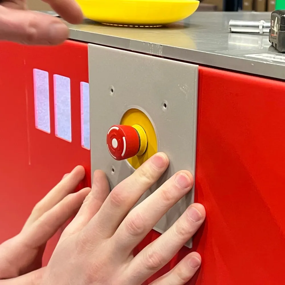 Kryt nouzového zastavení pro systém Autostore
