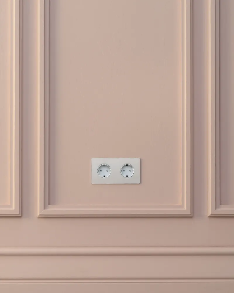 Kew Dvojlůžkový 2x Schuko Type F Socket - Polished Nickel | White