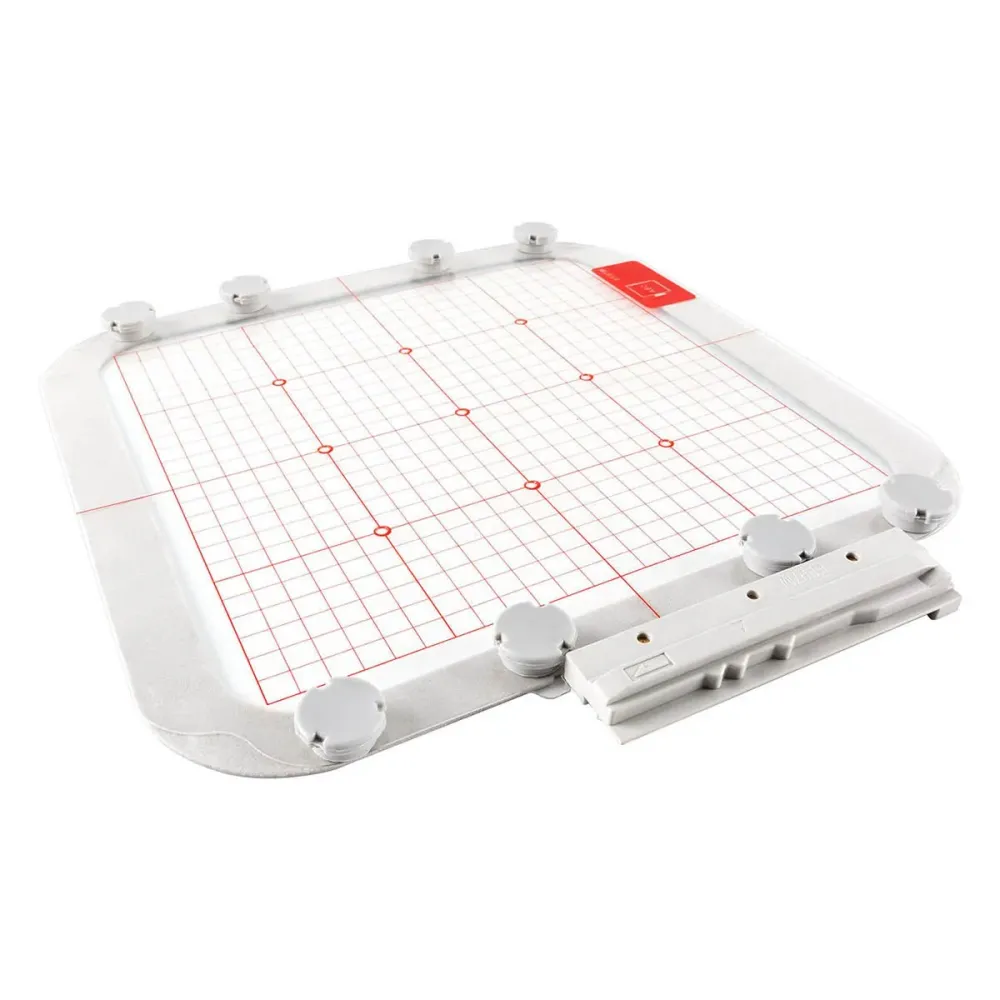 Magnetický vyšívací rámeček EF97M pro stroje Brother/Babylock (9.5″ × 9.5″ – 240 × 240 mm)