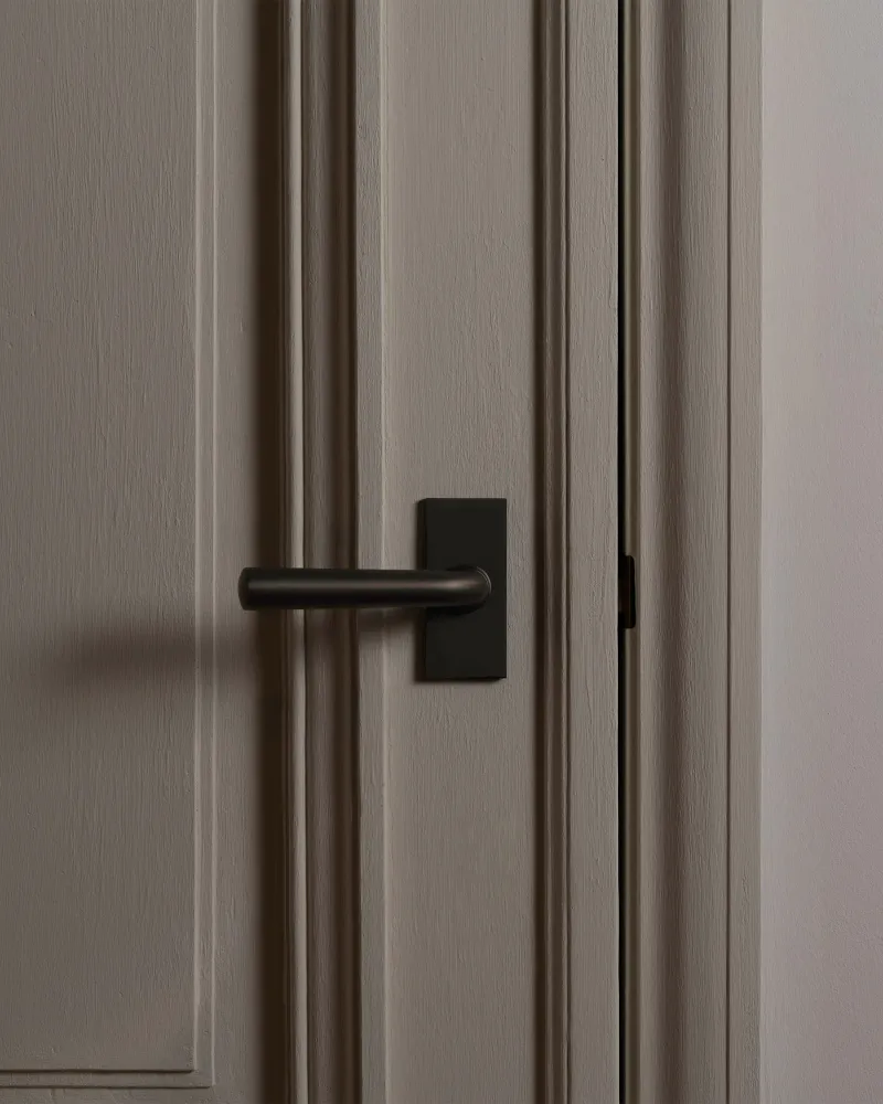 Apsley Short Plate Sprung Door Handle - Copper-brown