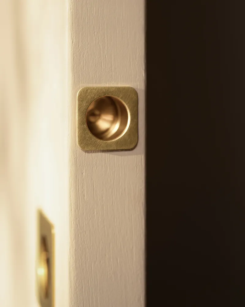 Regent Recessed Edge Pull - Antique Zlatý kov