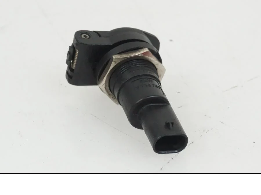 12V zásuvka BMW