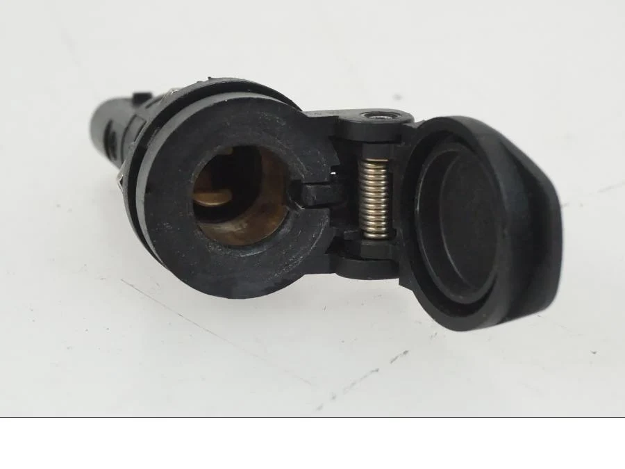 12V zásuvka BMW
