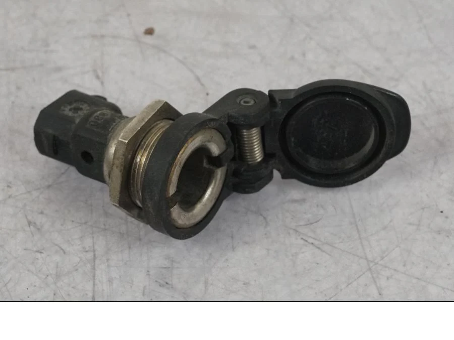 12 V elektrická zásuvka BMW