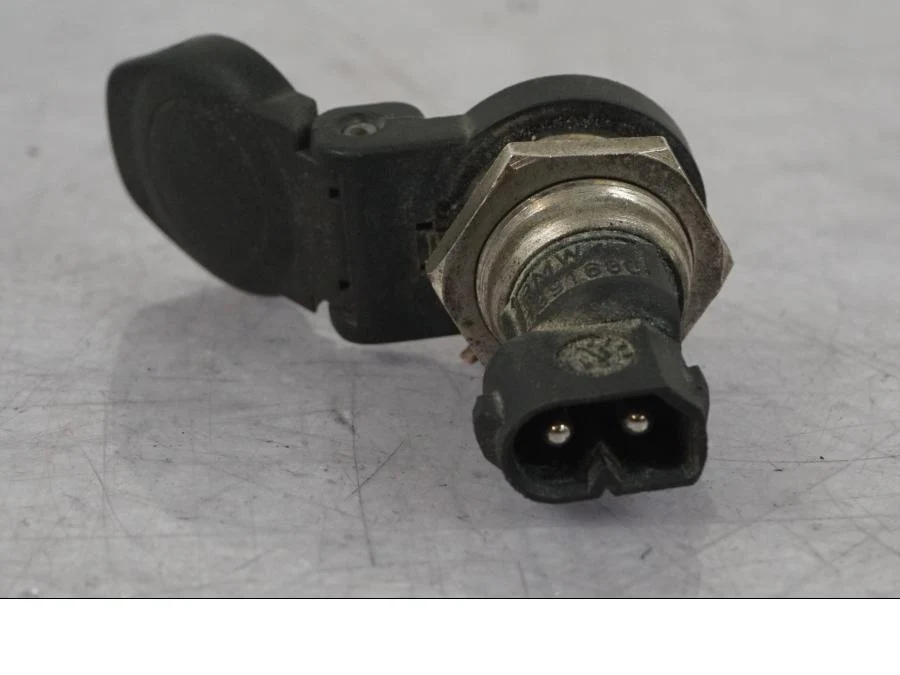12 V elektrická zásuvka BMW