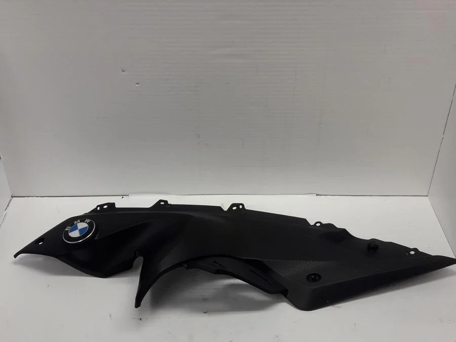 kryt nádrže BMW