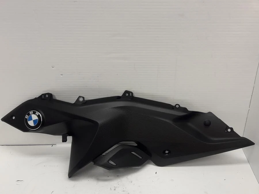 kryt nádrže BMW