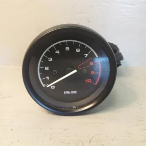 otáčkoměr BMW