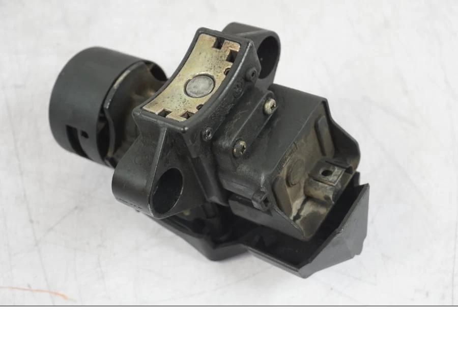 sada zámků BMW
