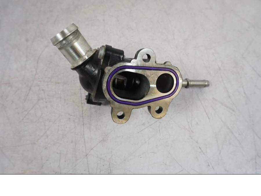 Těleso termostatu BMW