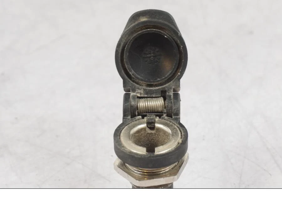 12 V zásuvka BMW