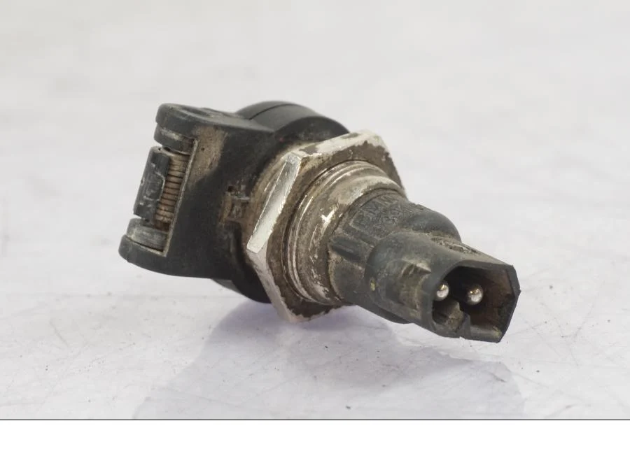 12 V zásuvka BMW
