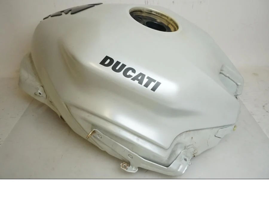 palivová nádrž Ducati