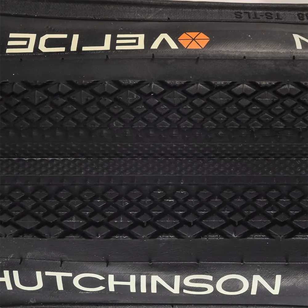 HUTCHINSON OVERIDE 700x38c TubeType Black pneumatika