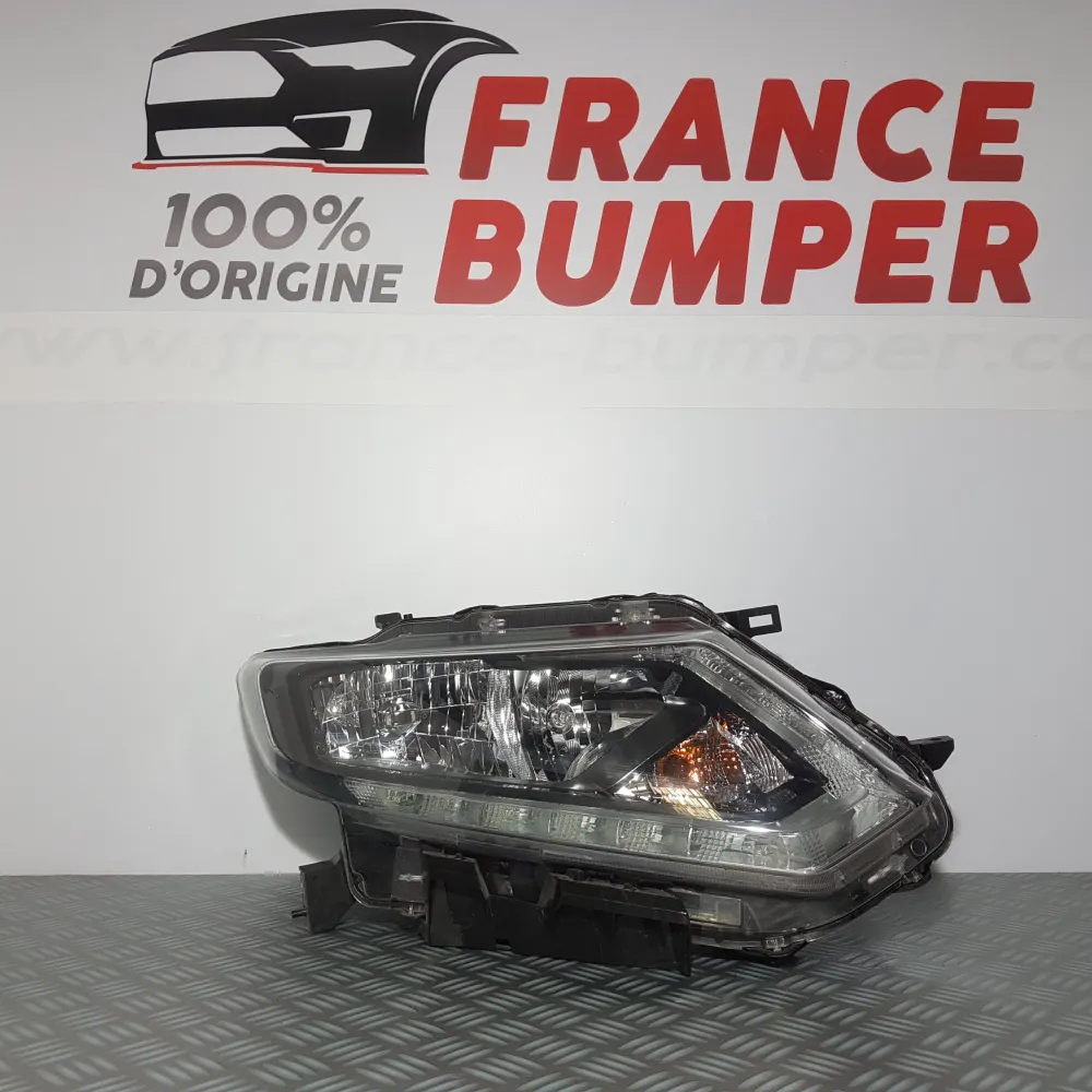 PŘEDNÍ PRAVÝ REFLEKTOR NISSAN X-TRAIL III PH1