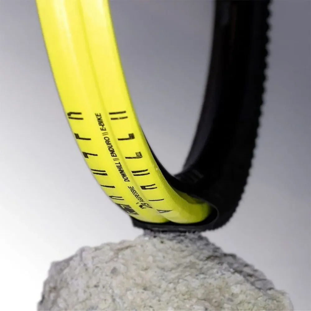 Pěna proti přiskřípnutí PANZER + E-BIKE GEN3C 27,5" 2,8"-3,0" / 33-35 mm