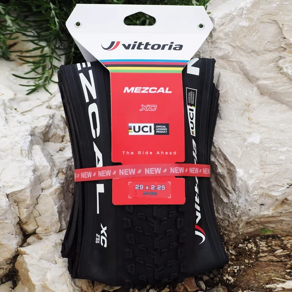 Pneumatika VITTORIA MEZCAL XC 29X2.35 "UCI Rainbow Edition" Tubeless Ready Soft Black