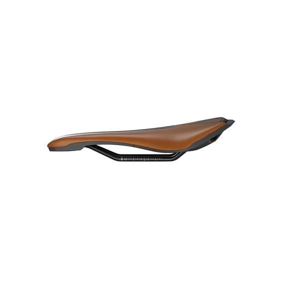 STEALTH PERFORMANCE CURVED 152mm PRO sedlo Hnědé ocelové kolejnice