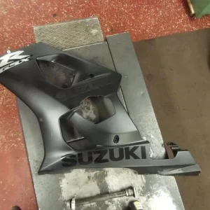 Boční kryt Suzuki