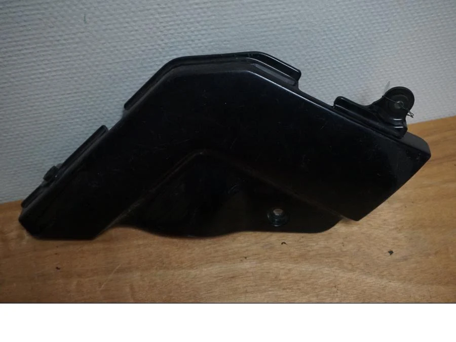 Boční panel Suzuki
