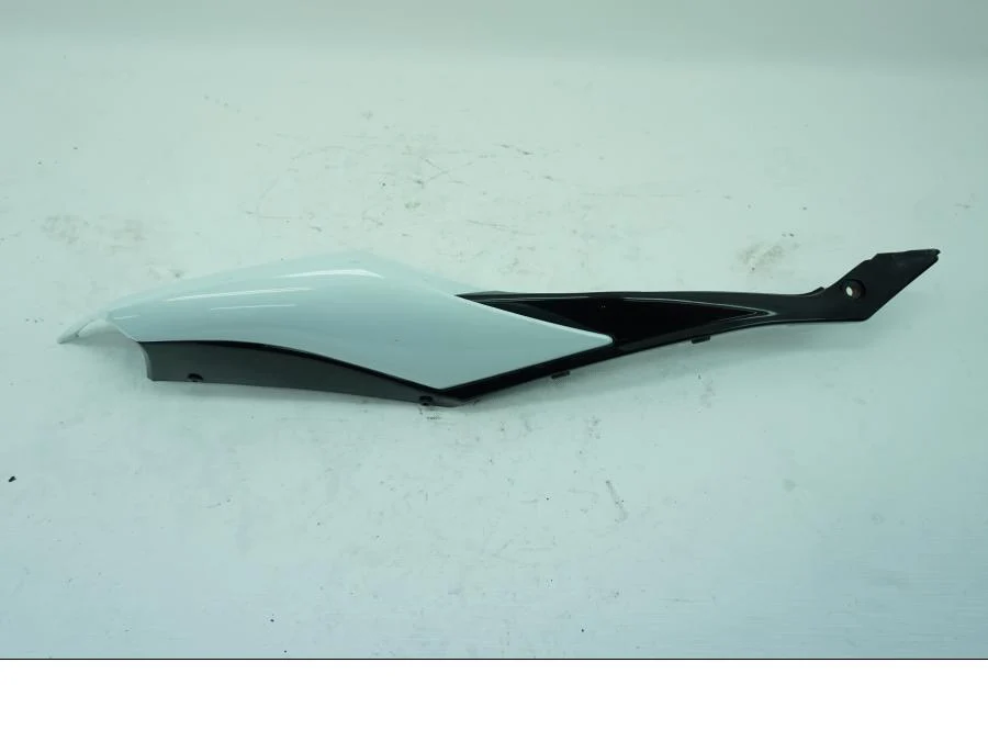 Boční panel Suzuki