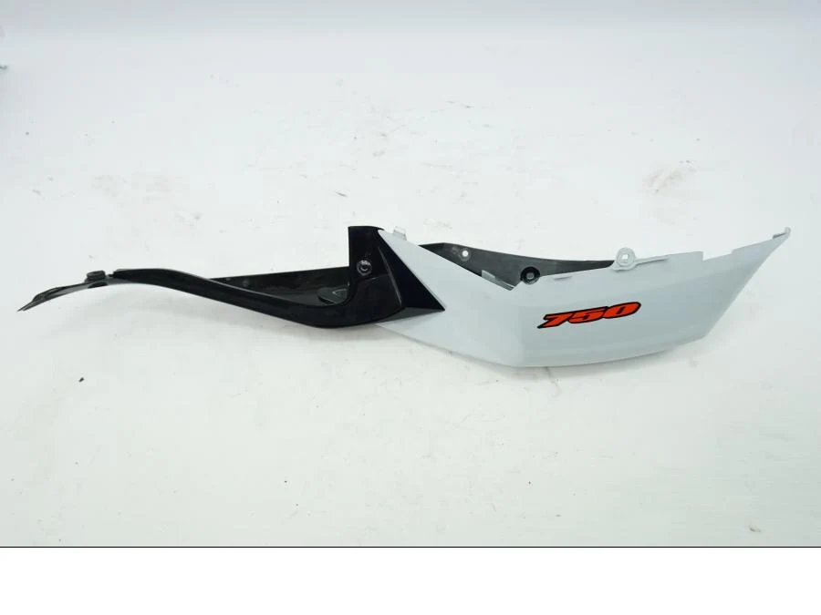 Boční panel Suzuki