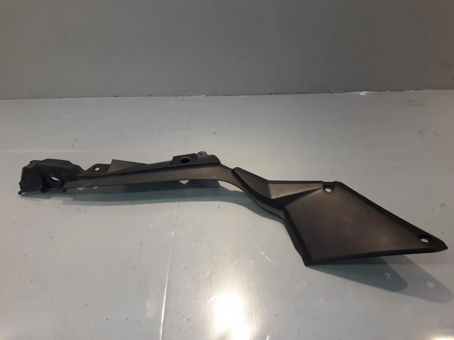 Boční panel Suzuki