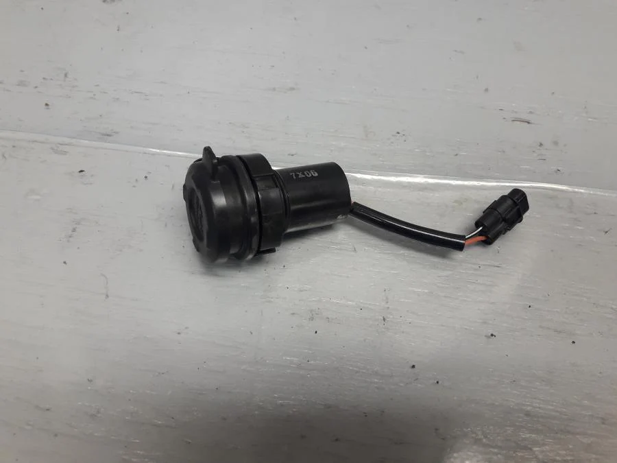 Elektrická zásuvka 12 V Suzuki