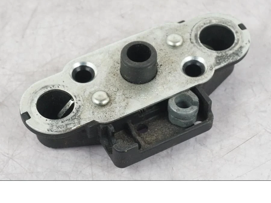 Mechanismus zámku sedla Suzuki