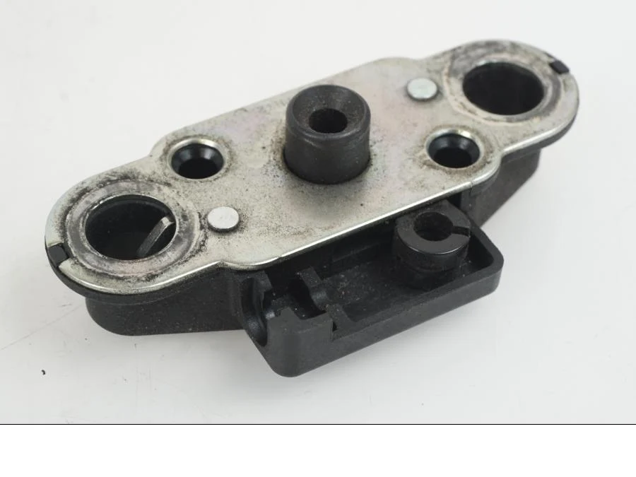 Mechanismus zámku sedla Suzuki