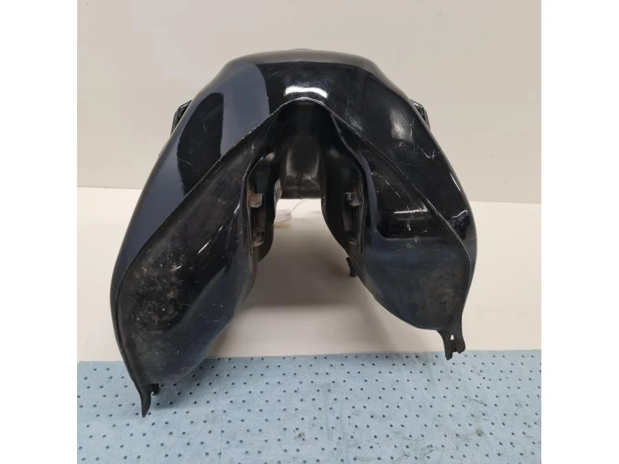 palivová nádrž Suzuki