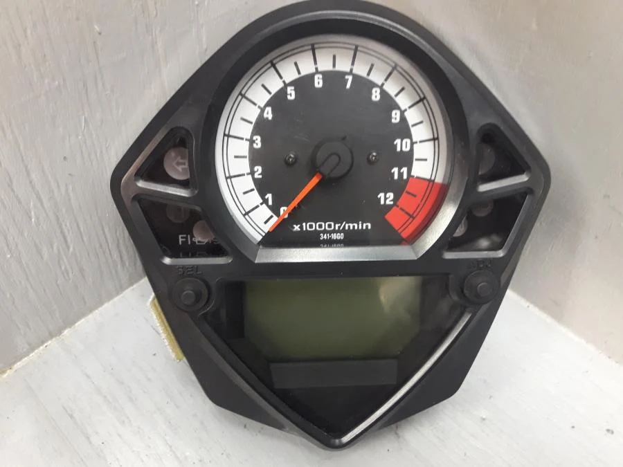 Přístrojový panel Suzuki