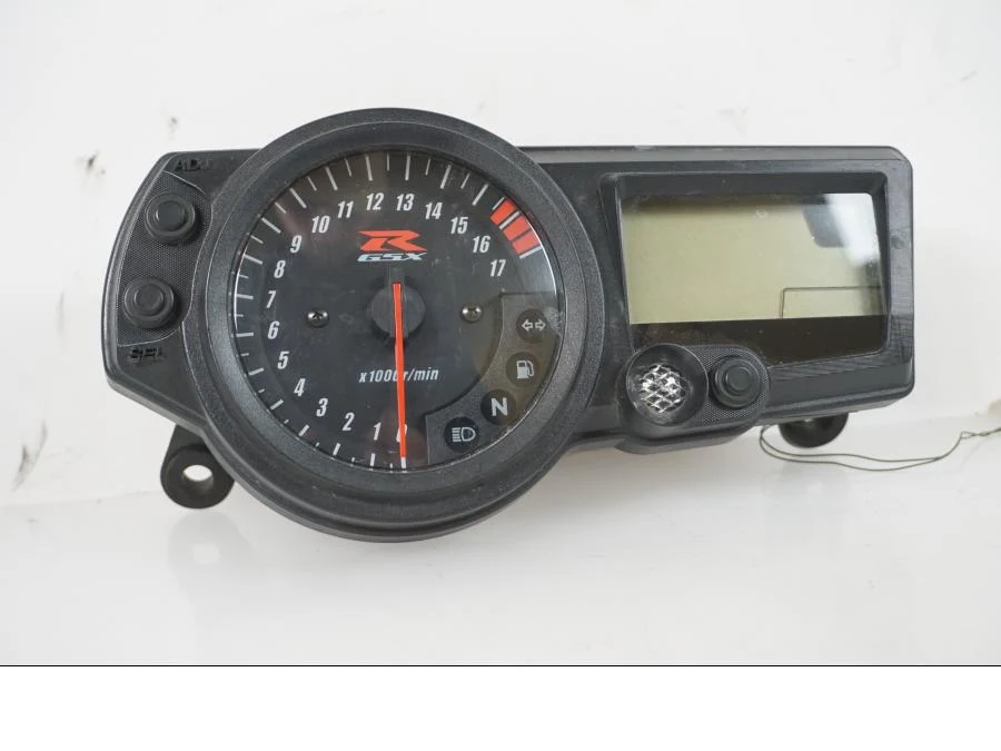 Přístrojový panel Suzuki