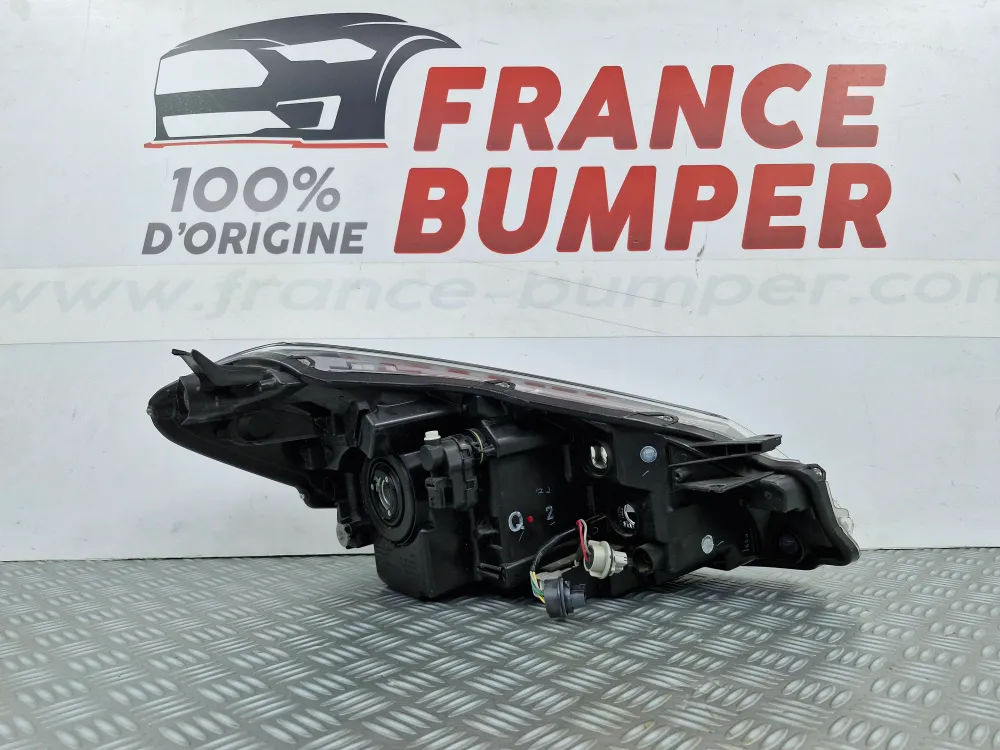 Levý přední světlomet Toyota Yaris III fáze 1 originální použitý (od 03/2011 do 04/2015) - 99226-81017