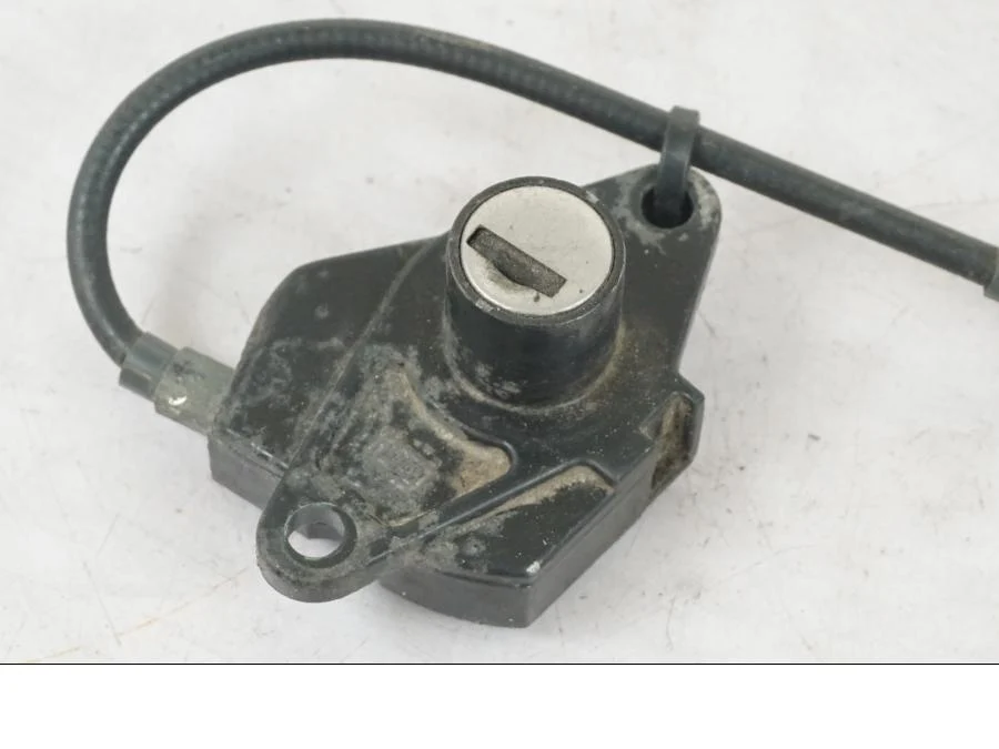 Mechanismus zámku sedla Triumph