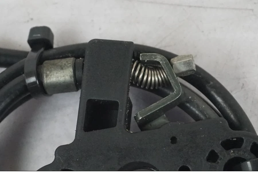 Mechanismus zámku sedla Triumph