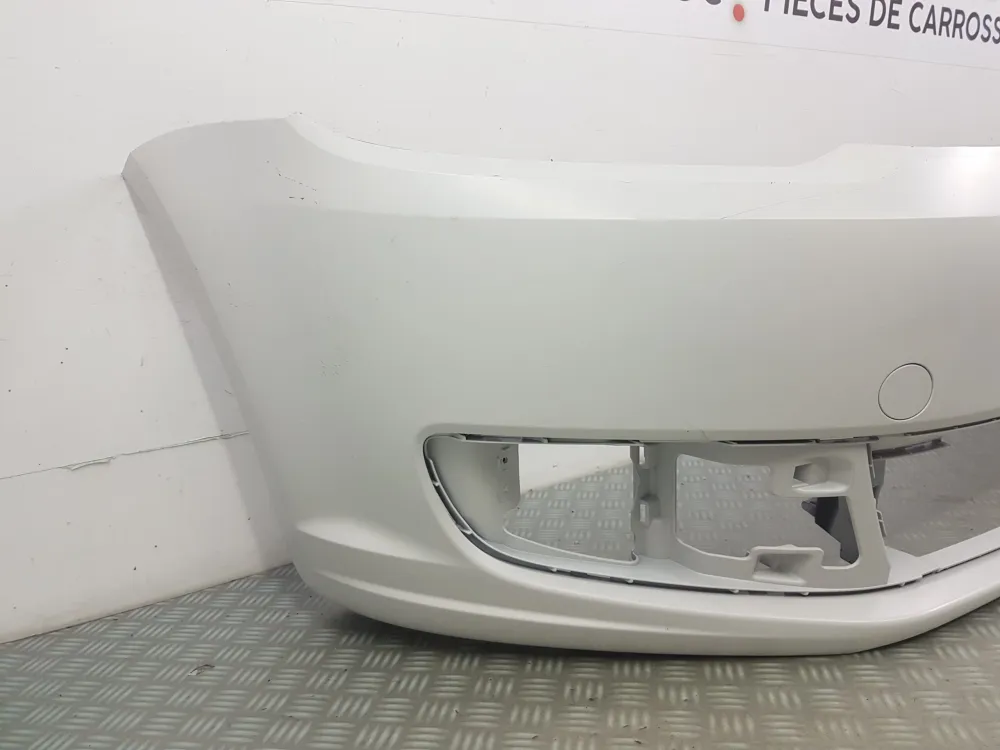 Přední nárazník Volkswagen Touran II brut