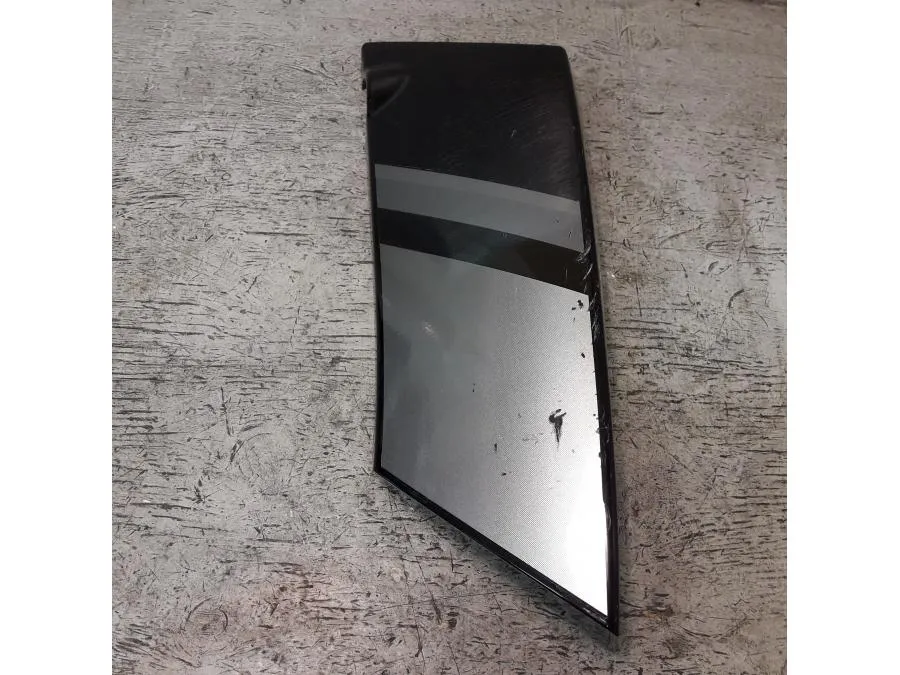 boční panel Yamaha