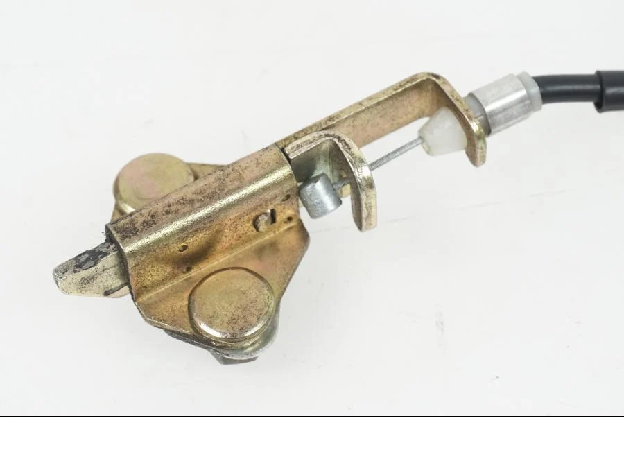 Mechanismus zámku sedla Yamaha