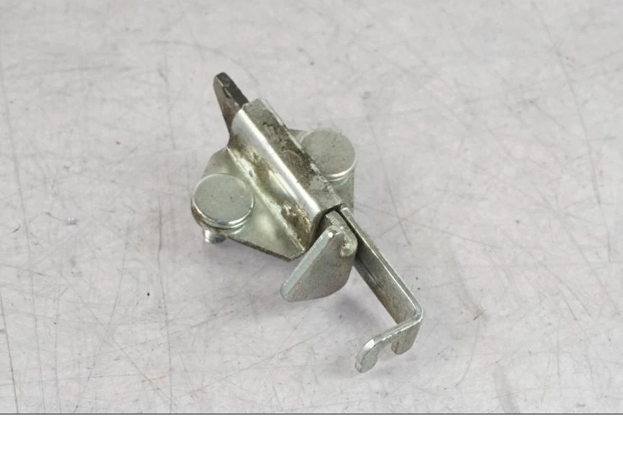 Mechanismus zámku sedla Yamaha