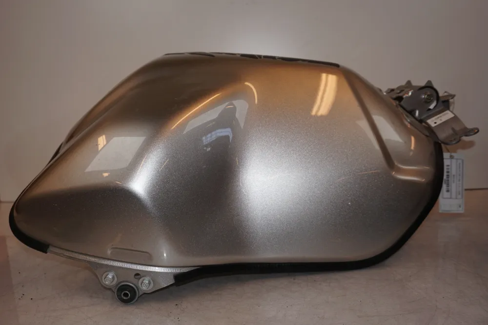 palivová nádrž Yamaha