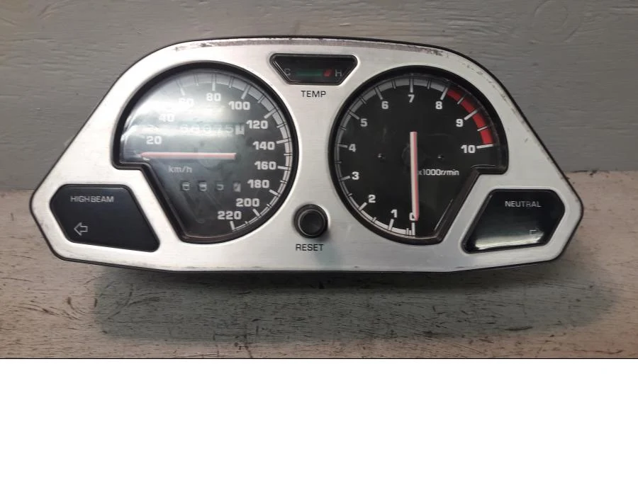 Přístrojový panel Yamaha