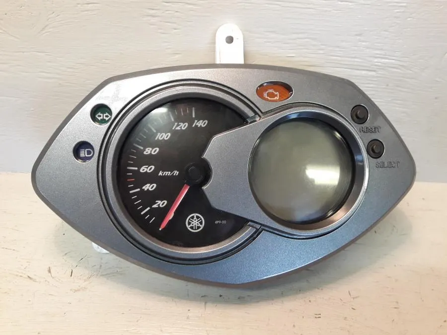 přístrojový panel Yamaha