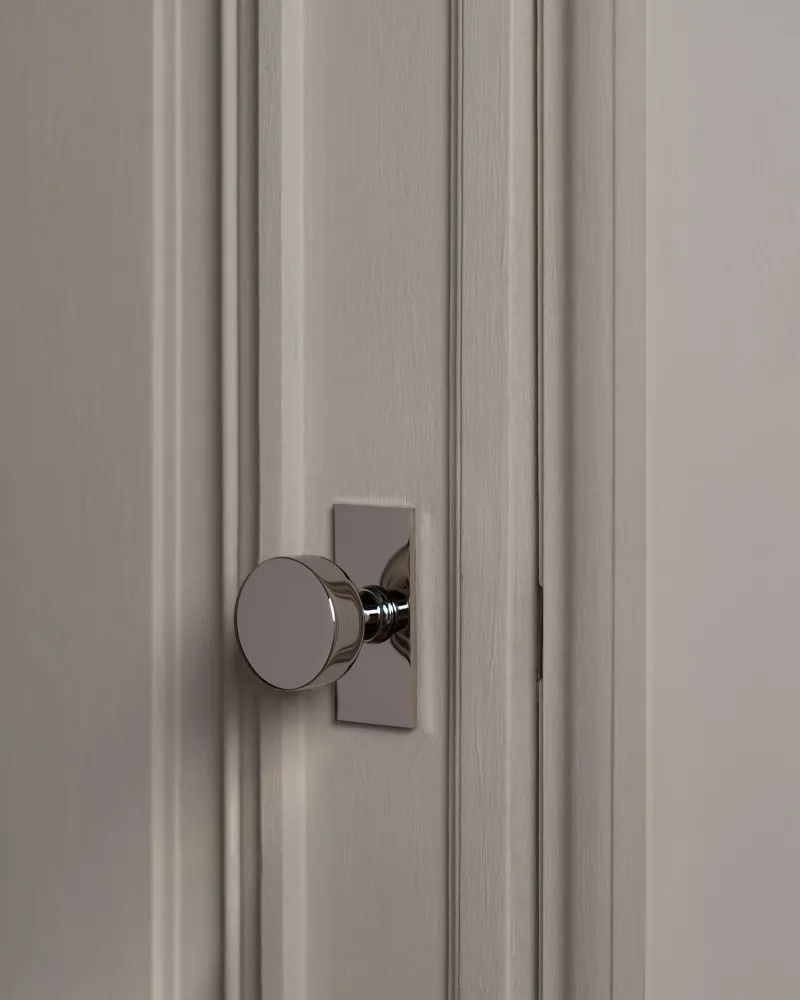 Onslow Short Plate Sprung Door Knob - Polished Nickel Schlage