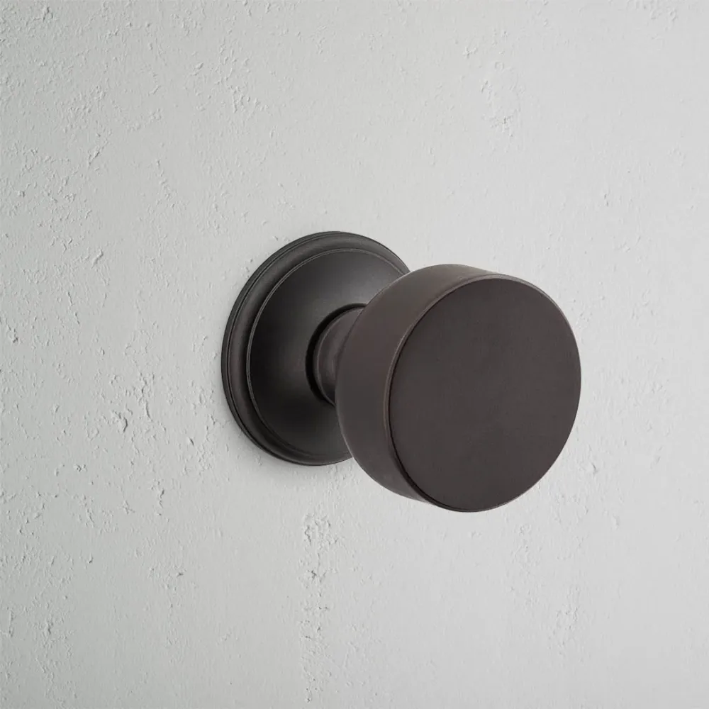 Onslow Fixed Door Knob (Scandinavian) - Copper-brown Oil Rubbed Bronze