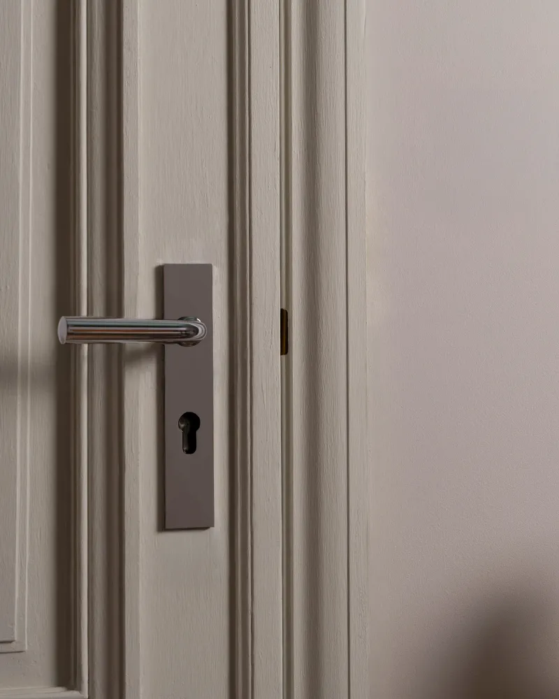 Apsley Long Plate Sprung Door Handle & Euro Lock - Polished Nickel Strike Plate