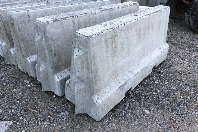 Jersey bariéra – těžká betonová zábrana