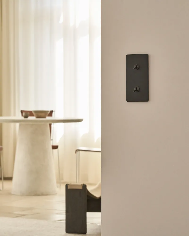 Grove Dvojnásobný 2x Vertical Toggle Switch - Bronze
