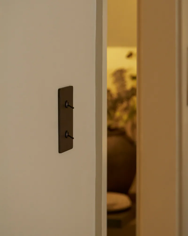 Grove Dvojnásobný 2x Vertical Toggle Switch - Bronze