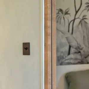 Kew Single Toggle Switch - Kovově hnědý